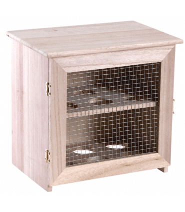 Armoire en bois pour le stockage de 12 œufs de poule du poulailler familial.