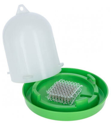 tissus filtrant pour traiter l'eau contre les bactéries et pathogènes dans l'abreuvoir des poules.