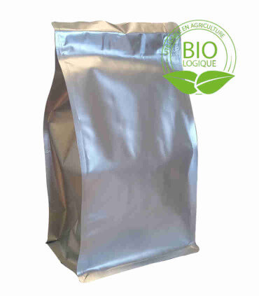 Mélange de grit avec pierre rouge et huitre pour poules et pigeons. Apport en minéraux, optimise la digestion.