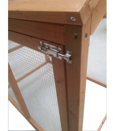 Détail du bois de l'extension de volière pour poulailler Duplex de Miranda