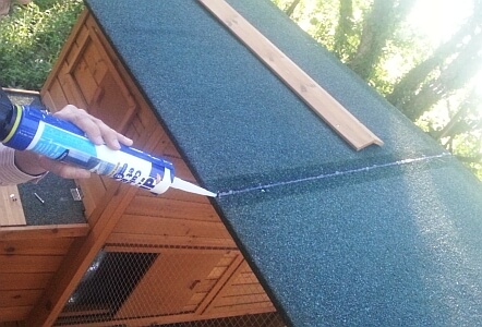 jointer au silicone neutre les toitures bitumées du poulailler bois